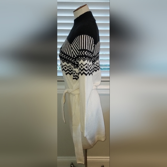 Ann Taylor Ivory/Black Geometric Print Mock TurtleNeck Sweater Dress NWT - Picture 3 of 6